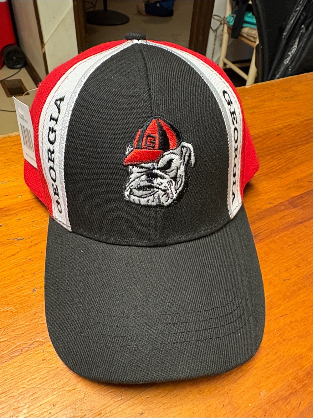 Georgia Bulldogs Black & Red Bulldog Logo Baseball Cap
